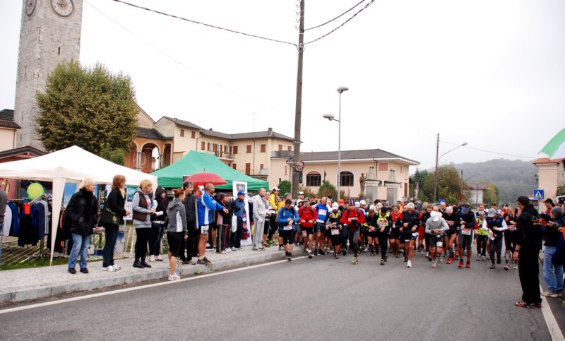 pognofoltopubblicoapplaudeaiatletidella36km.jpg